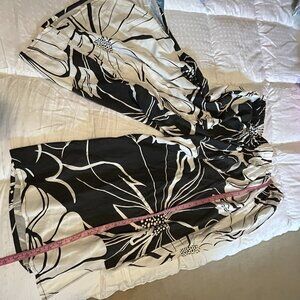 3 XL Black and White Flowy Palazzo pants!